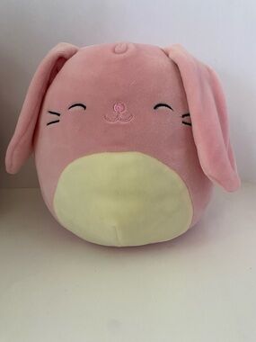 Squishmallows Bop the Pink Bunny. 8”